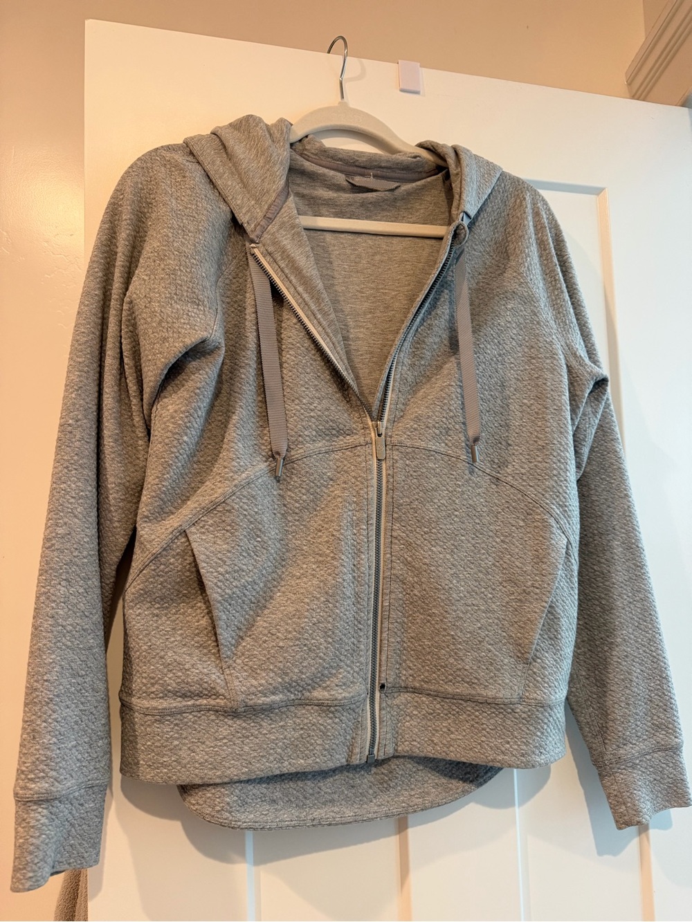 Lululemon Light Gray Quilted Zip-Up Hoodie Jacket - Women size S/M